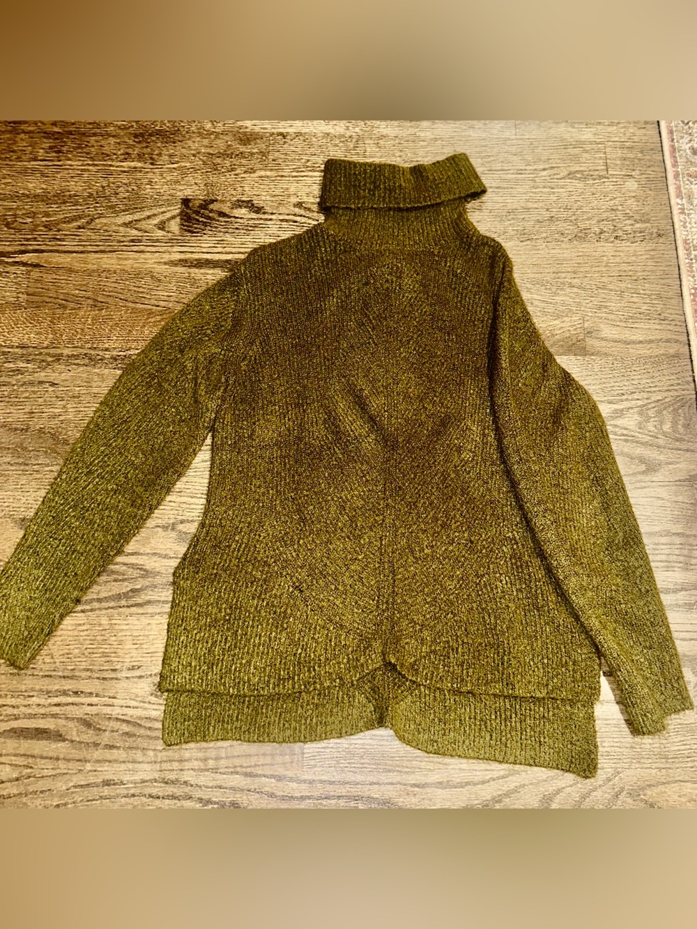 Sweet Romeo Olive Green Knit Turtleneck. Size M.